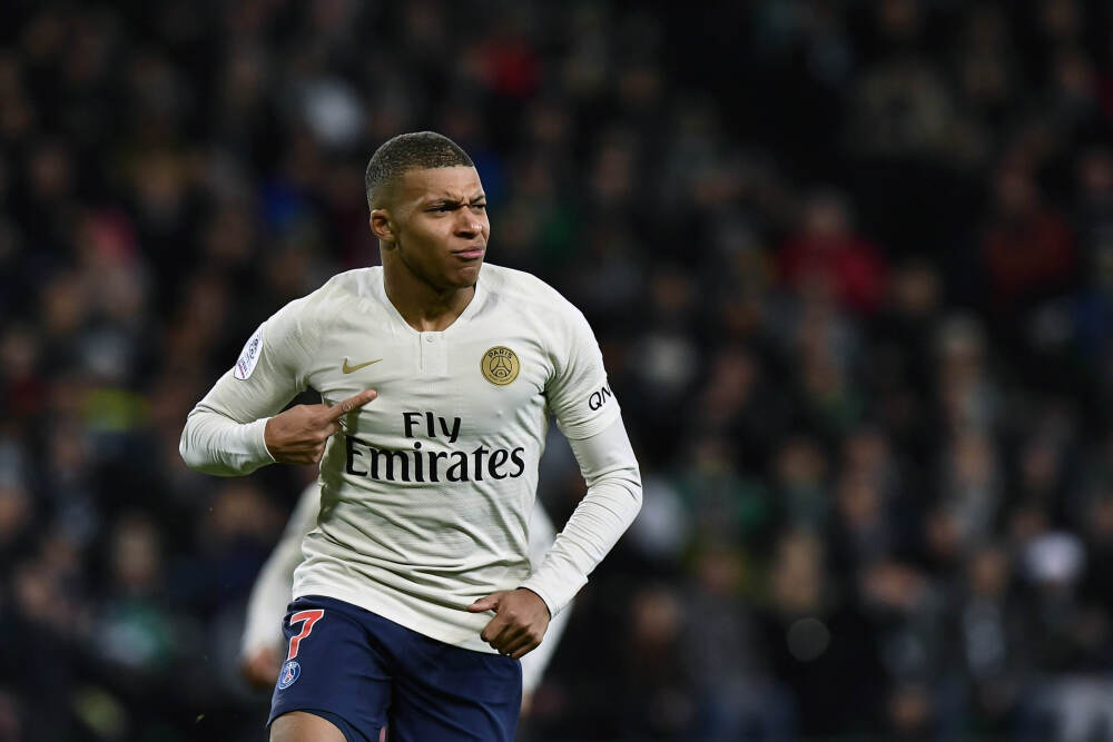 歼-50即将服役，中美军备角力升级？美方却担忧中国技术革新